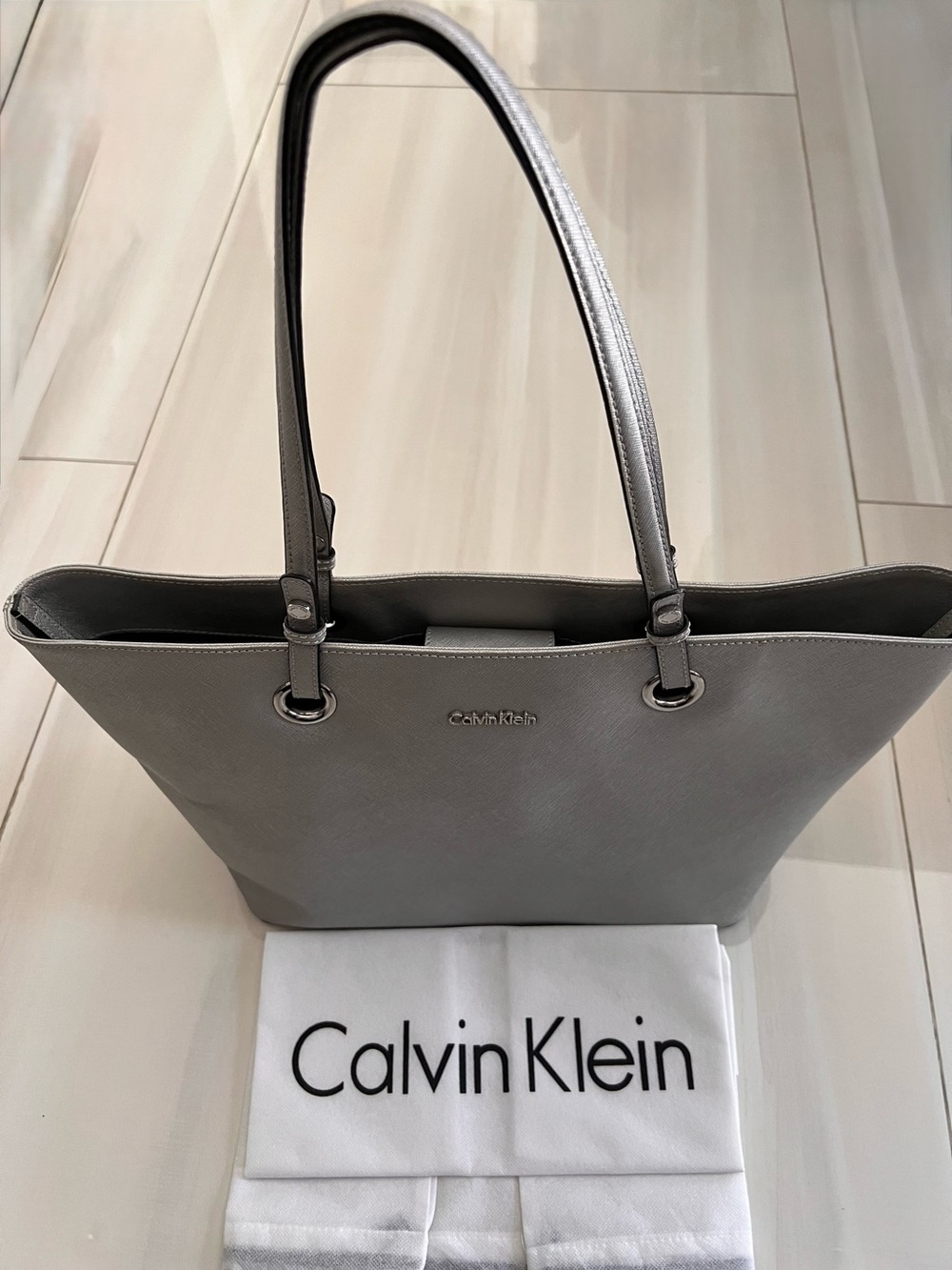 ✨ Calvin Klein Metallic Silver Saffiano Leather Large Tote Bag ✨